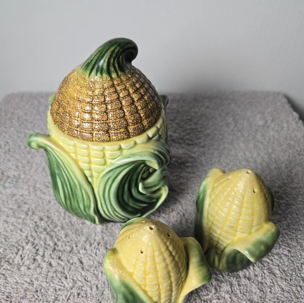 Vintage Staanfordware Corn Cob Lidded Jar And Salt And Pepper Shakers 1940s